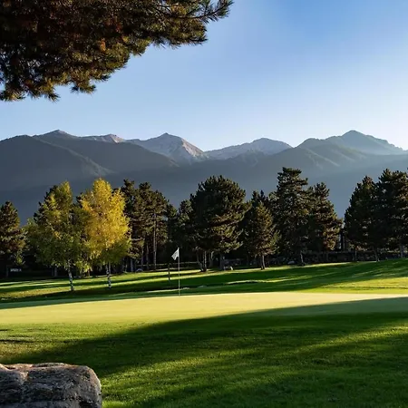 Spacious Penthouse In Pirin Golf And Country Club, And Pools Are Not Included 拉兹洛格