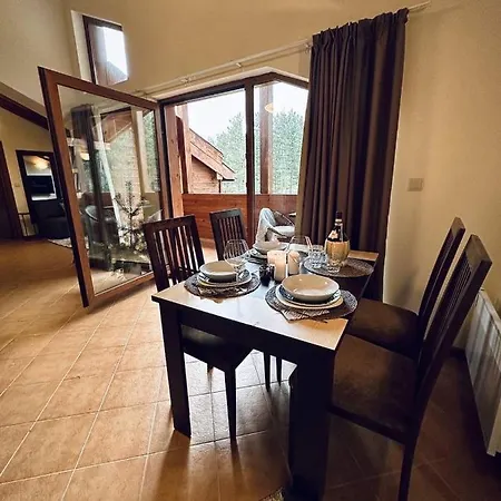 Spacious Penthouse In Pirin Golf And Country Club, And Pools Are Not Included 拉兹洛格