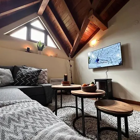 Spacious Penthouse In Pirin Golf And Country Club, And Pools Are Not Included 公寓 拉兹洛格